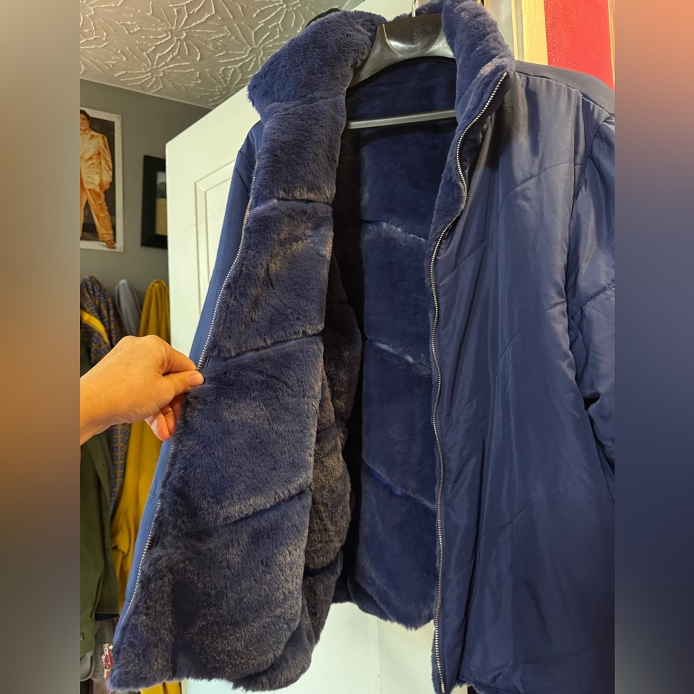 Women's Blue Faux Fur Reversible Jacket - NEW! - Picture 11 of 14